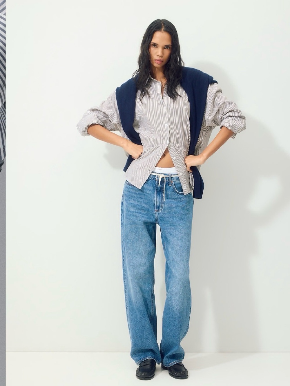 Aritzia Denim Forum The 90s Iggy Lo-Rise Baggy Jean Distressed Wash Blue SZ 26